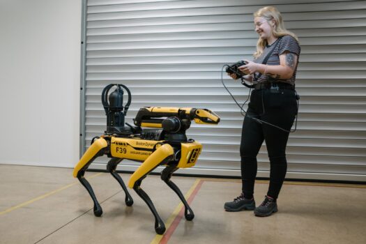 JLR REVEALS ‘ROVER’, THE ROBOTIC GUARD  DOG THAT USES AI