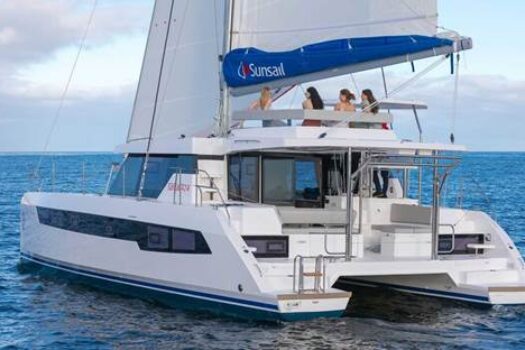 SUNSAIL AND ROBERTSON & CAINE: 29 YEARS OF AWARD WINNING CATAMARANS